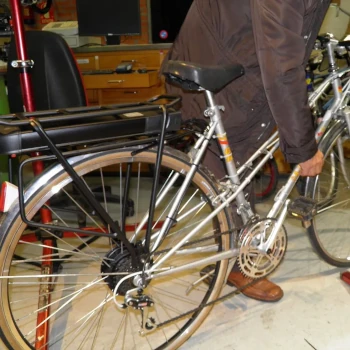 kit-motor-250w-rosca-bateria-11Ah-transportin-convertir-bicicleta